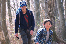 登山靴の中に